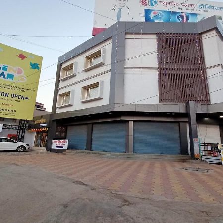 Hotel Dwarka Palace Ahmednagar Buitenkant foto